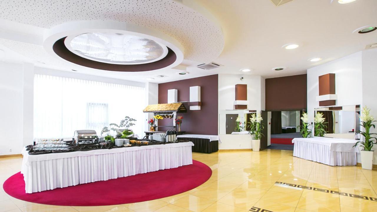 Hotel Unibus Bielsk Podlaski Exterior foto